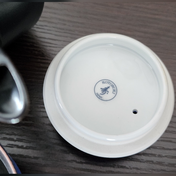 Kotobuki traditional Japanese tea pot, 4 cups blue/charcoal & Swiss gold filter - Picture 7 of 13